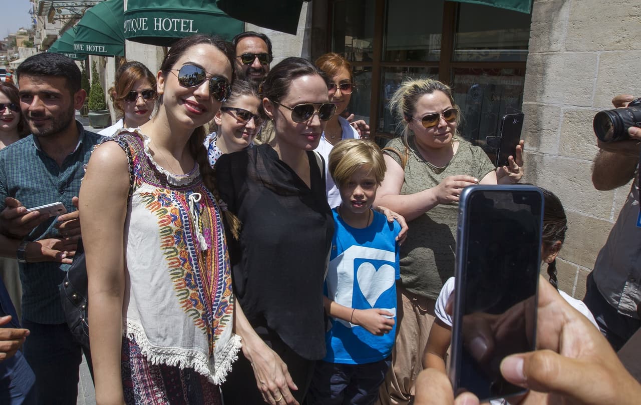 Pero ahora, ni más ni menos que en compañía de su hija Shiloh.