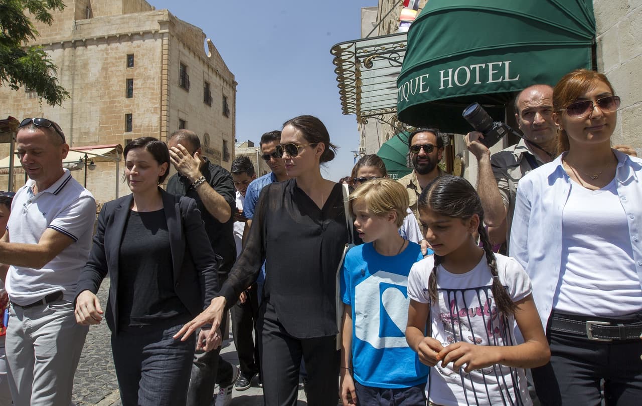 Angelina heredó su interés por los demás a su hija.