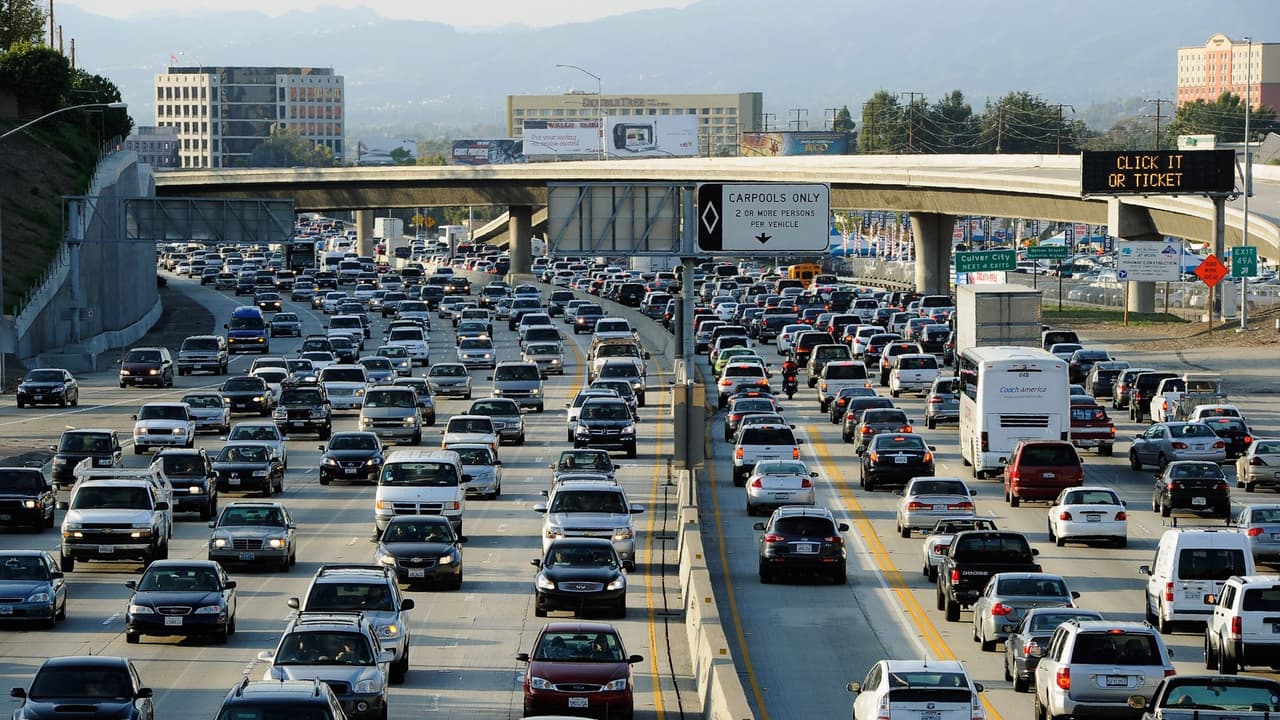  Miles de conductores quedan atrapados por cierre total de la 405 esta mañana