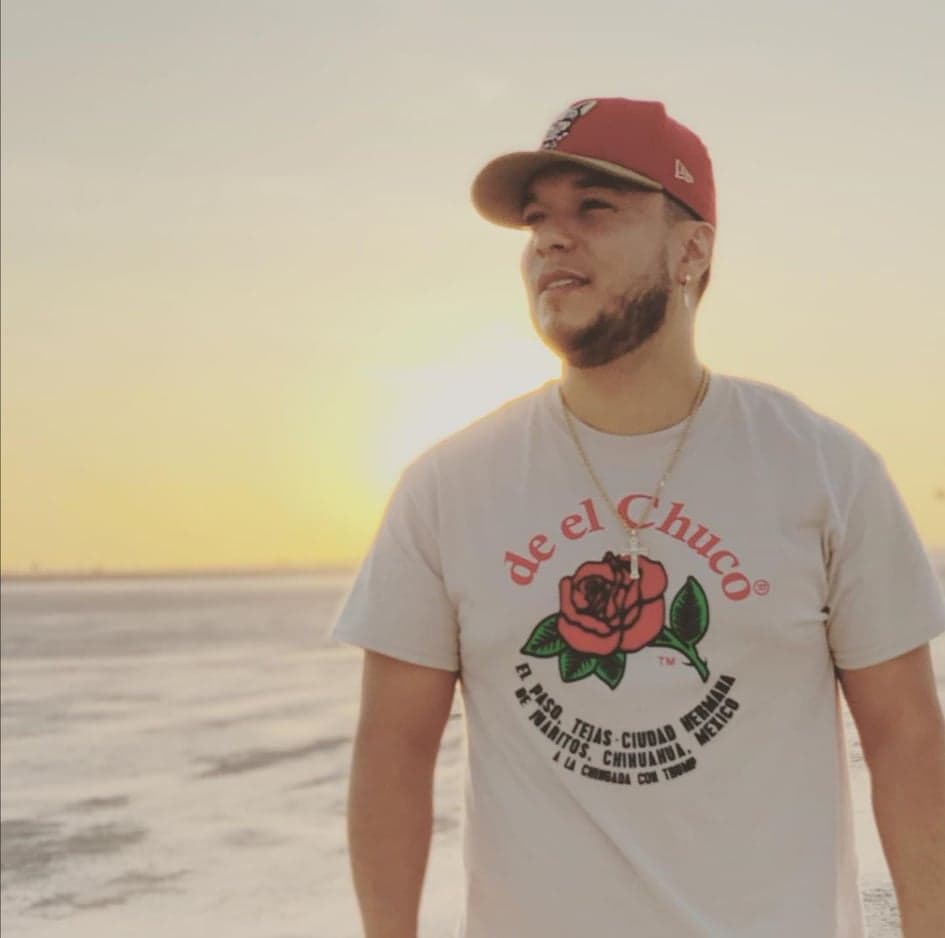 “Quiero aclarar algo, ella dijo que fue algo mutuo y en realidad no, yo soy una persona que siento que mi amor se merece, pero ella me dijo, después de dos días, que era mejor separarnos. Me acuerdo que lloré, y le di un beso en la frente y le dije ‘vamos a estar bien’”, explicó
<b>Lorenzo</b>.