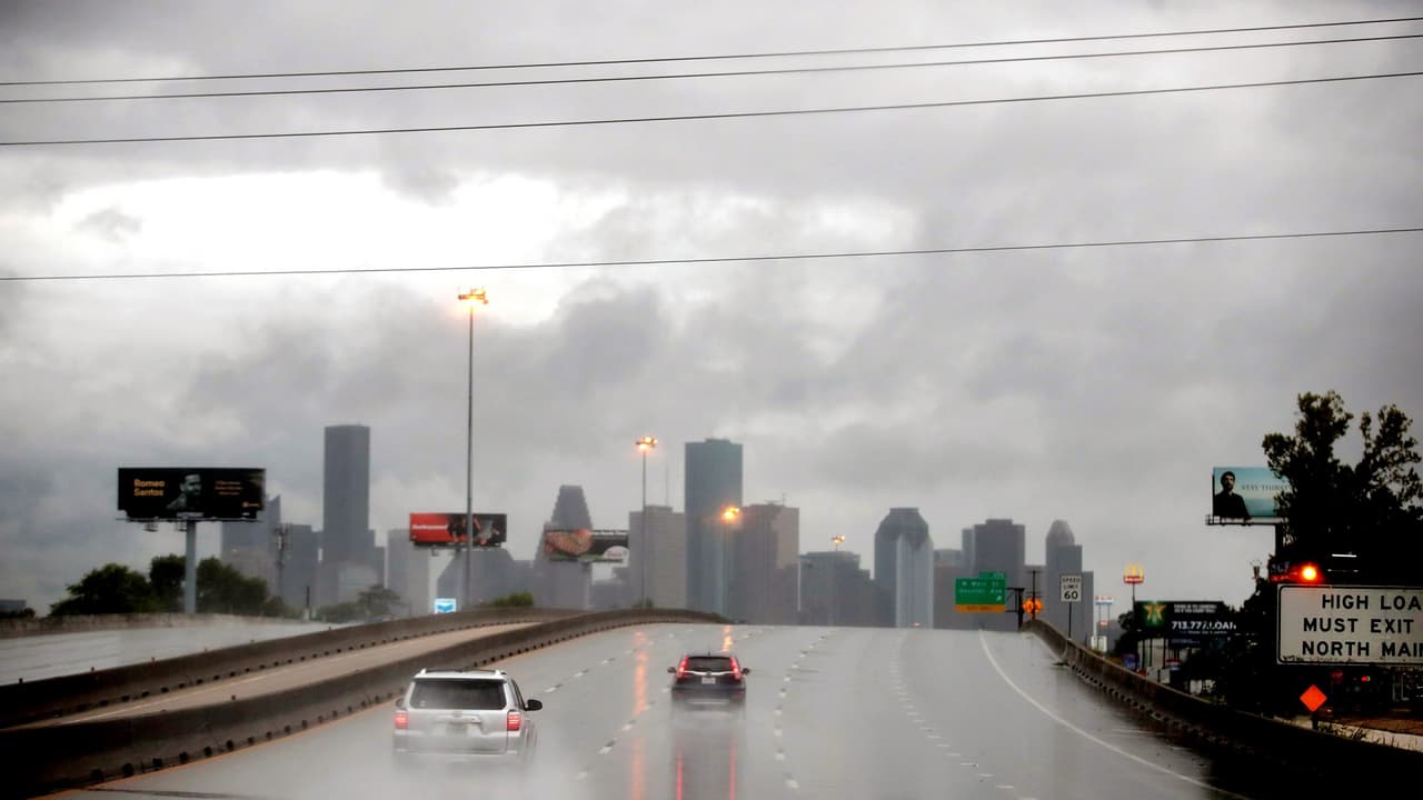 Cancelan actividades escolares y extracurriculares por tiempo severo en Houston