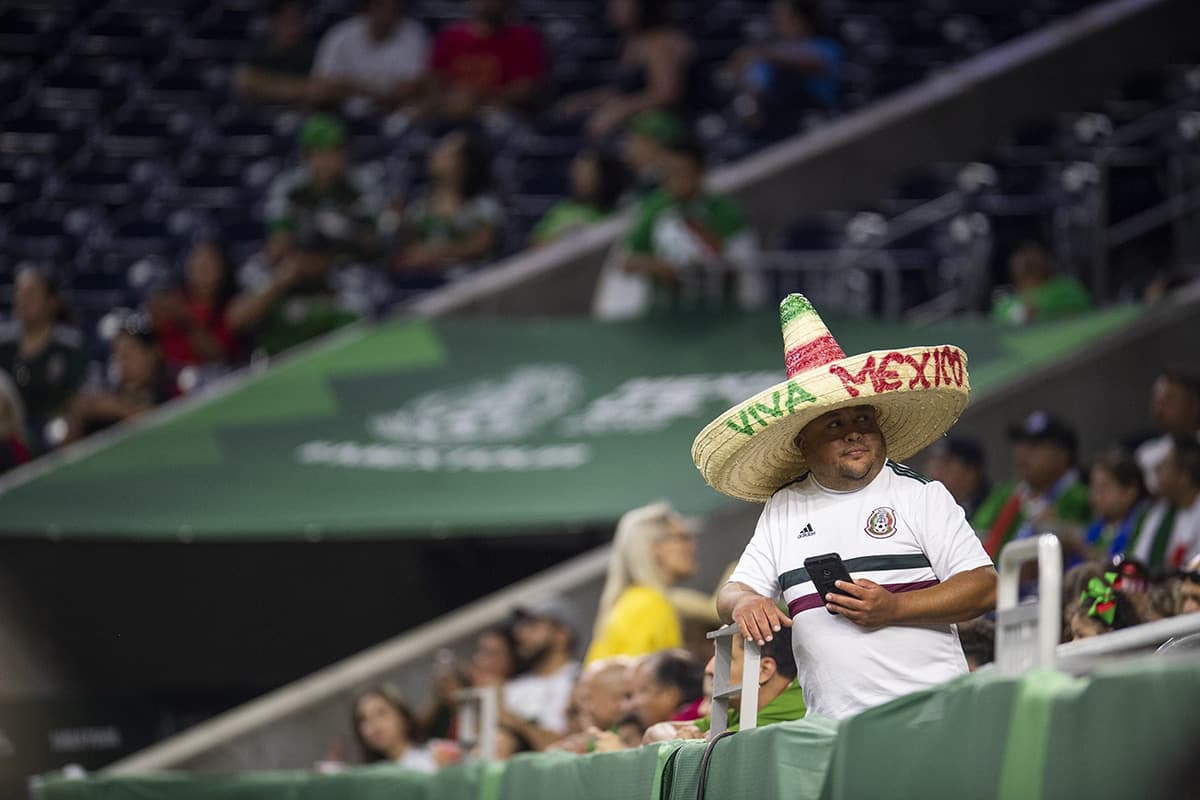 Foto de accion del partido Mexico vs Uruguay correspondiente a la fecha FIFA realizado en el estadio NRG en Houston, Estados Unidos. Action photo of the Mexico vs Uruguay match corresponding to the FIFA date held at the NRG stadium in Houston, United States. EN LA FOTO: