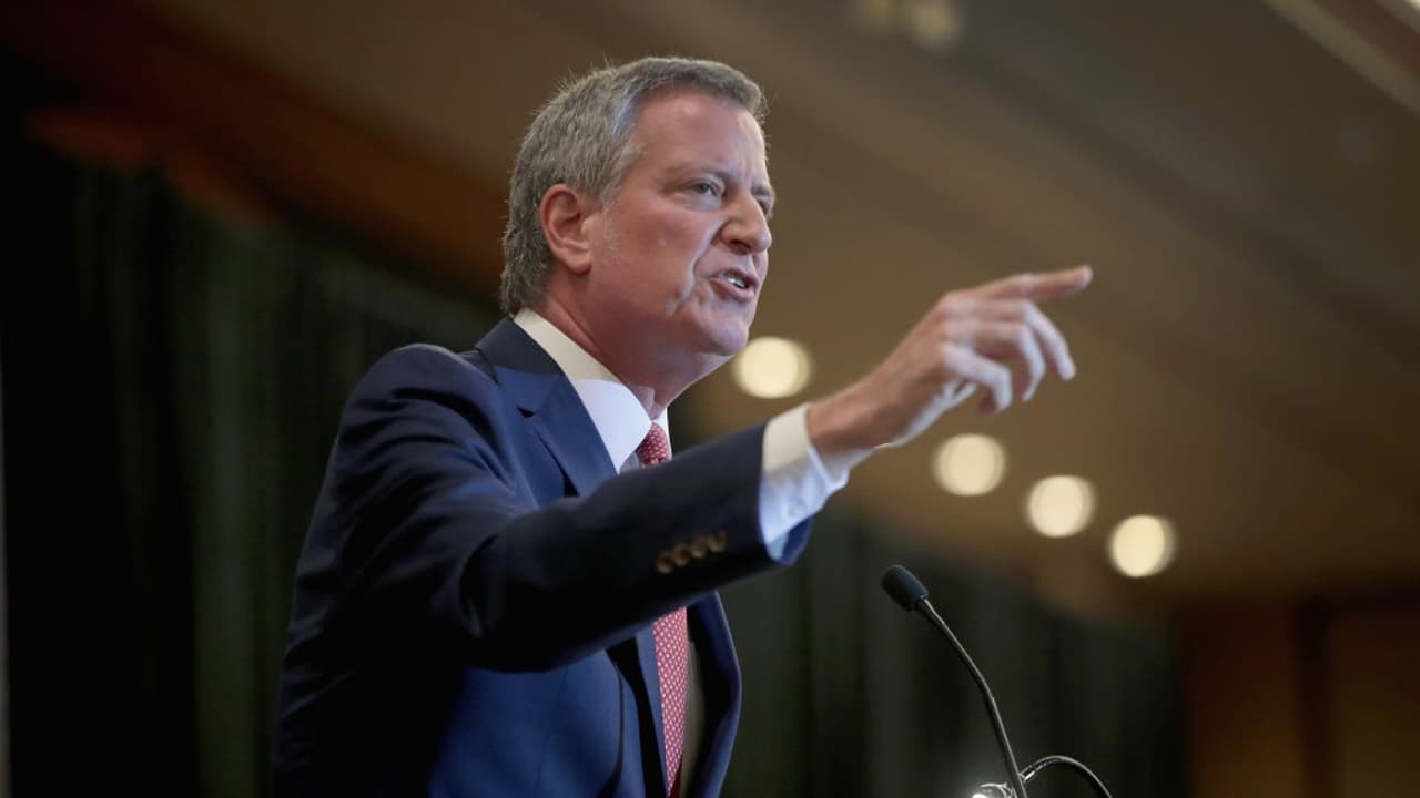 No hubo reportes de arrestos masivos de ICE en Nueva York, se desconocen causas de apagón en Manhattan y más