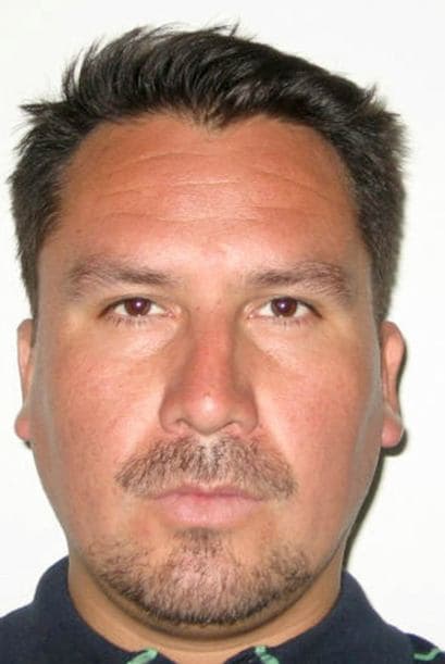 Después de escuchar que Peña era aficionado a la música del famoso cantante, Elvis Presley Enterprises envió varios regalos a Chile, incluyendo una foto, varios DVD y CD, un libro y un par de anteojos. "Viva Las Vegas" y "Jailhouse Rock" estaban entre las películas.