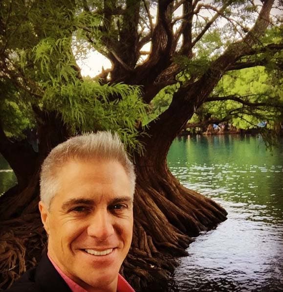 Los actores continuaron en el camino del amor, pero por rumbos distintos. Lisardo inició un romance a finales de 2017 con la empresaria española Xenia Barris.