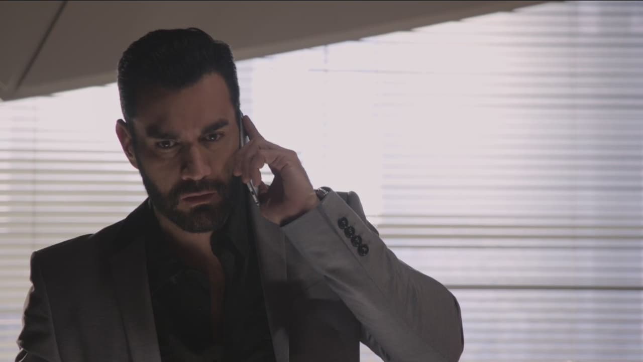 Para
<b><a href="http://www.univision.com/novelas/la-doble-vida-de-estela-carrillo/david-zepeda-es-ryan-cabrera-en-la-doble-vida-de-estela-carrillo">Ryan</a></b> la honestidad y la nobleza son fundamentales en la vida.