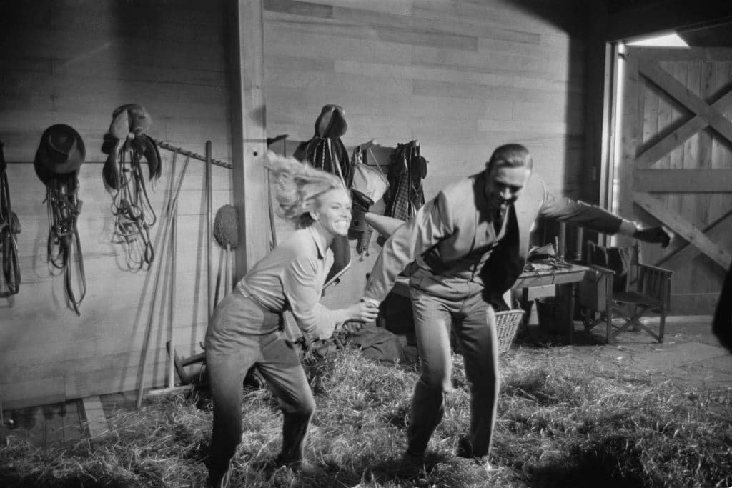 El personaje James Bond fue creado por el novelista británico Ian Fleming, de donde ha surgido la saga de más larga de la historia del cine, hasta el momento se han filmado 21 títulos, protagonizada por diferentes actores.
<br>