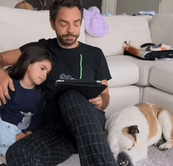 A pesar de tener un sinfín de compromisos, Eugenio Derbez se da el tiempo de pasar momentos de calidad con la pequeña Aitana y su 'perrihija' Fiona.