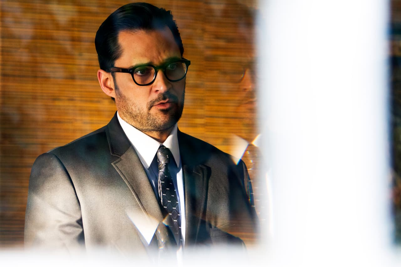 En
<b><a href="http://www.univision.com/series/la-piloto">'La piloto'</a></b>,
<b><a href="http://www.univision.com/series/la-piloto/livia-brito-es-yolanda-en-la-piloto">Yolanda</a></b> no tuvo opción y se sometió a las órdenes de Vergara y 'El Cártel de las Sombras' para trabajar con ellos
<b><a href="http://www.univision.com/series/la-piloto/la-piloto-yolanda-fue-secuestrada-por-el-cartel-de-las-sombras-escena-del-dia-video">después de ser secuestrada</a></b>.