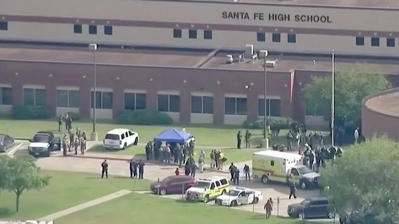 El gobernador Abott confirmó que hay 10 muertos y 10 heridos.