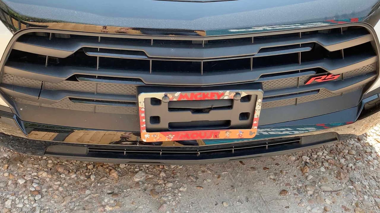 Si sospechas que un distribuidor con licencia está haciendo un mal uso de las placas de papel, puedes reportarlo en la página www.TxDMV.gov/complaints.