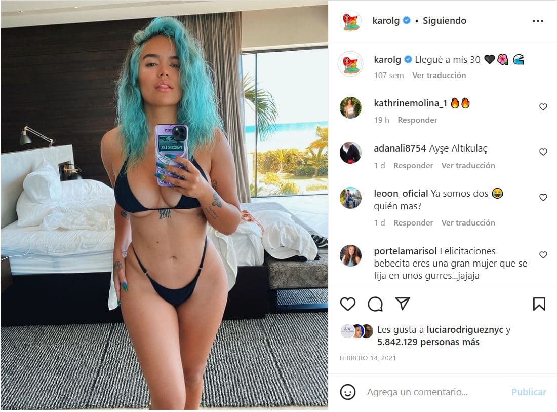 Karol G foto en bikini