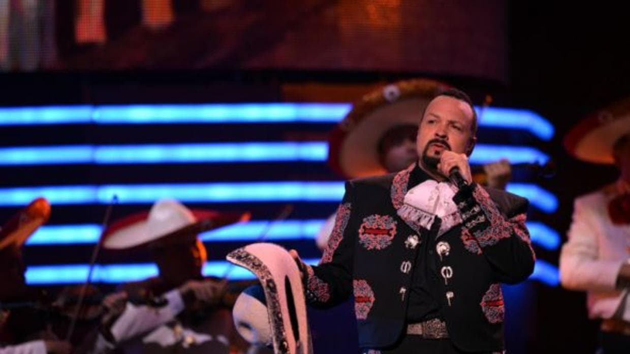 Pepe Aguilar comenta sobre las elecciones de EEUU: “Espero que el próximo presidente sea una mujer”