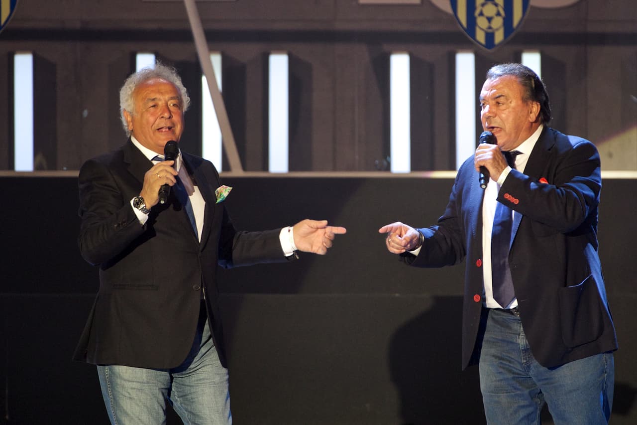 Sólo que esta vez aprovecharán el escenario de Premios Juventud para presentar una nueva versión de su tema. Lo harán junto a Gente de Zona y se llama 'Más Macarena'.