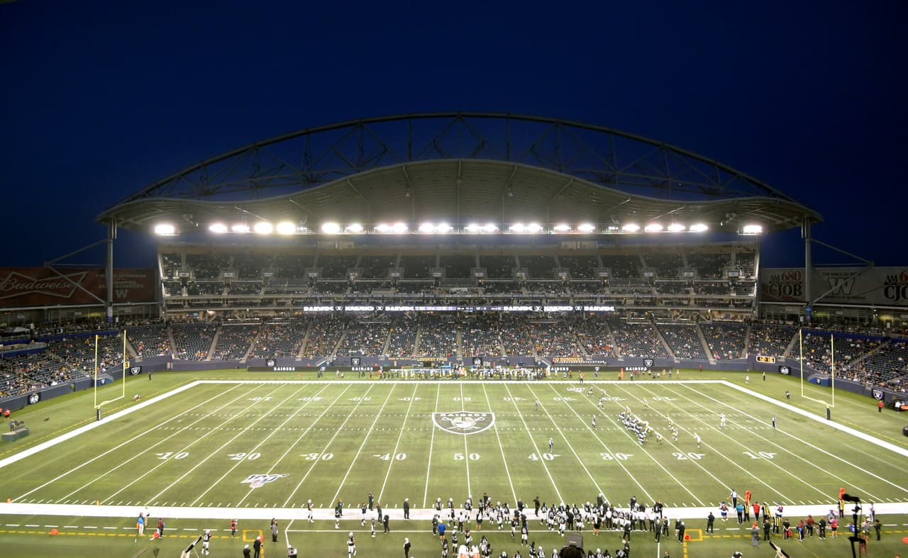 ¿Por qué Raiders y Packers jugaron en un campo de 80 yardas?