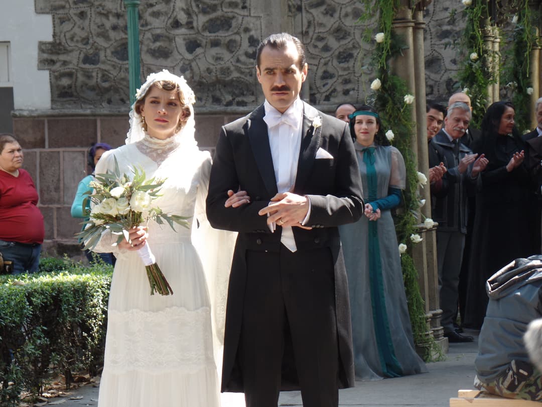 Aunque se nota que a Isabel no le gustó la idea.