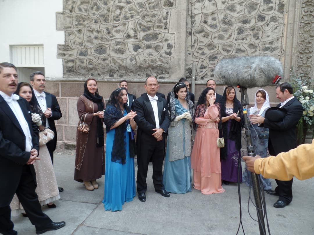 Los extras también lucieron de gala. ¿Te gustó la boda de Isabel y Diego?