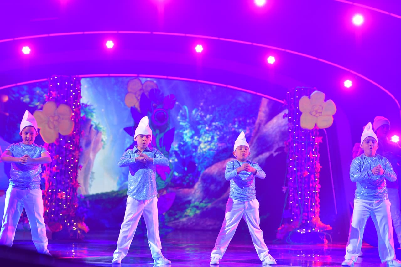 Los Smurfs continúan al mando en Pequeños Gigantes USA.