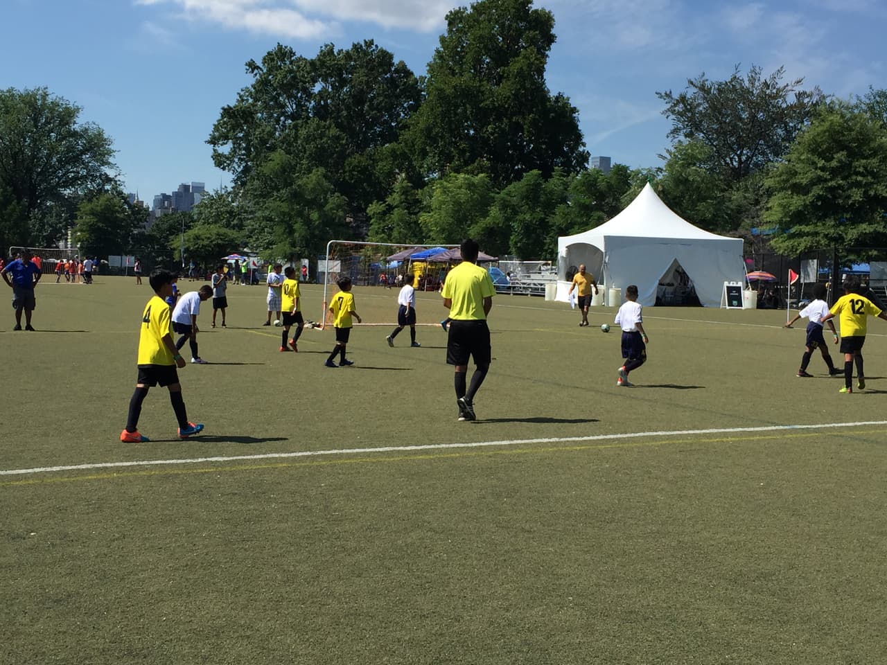 Las familias celebraron los goles y el esfuerzo de los equipos