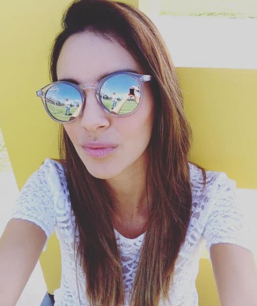 Nuria Gil da vida a 'Clara Rosales' en la primera etapa del melodrama, personaje que en la etapa adulta lo interpreta Isaura Espinoza.