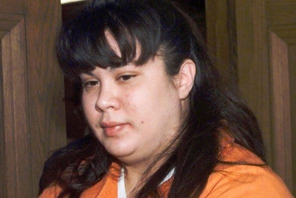 Christina Marie Riggs fue ejecutada el 2 de mayo de 2000 por inyección letal. Mató a sus dos hijos por asfixia. Intentó suicidarse pero fue trasladada al hospital. Foto tomada de Murderpedia.