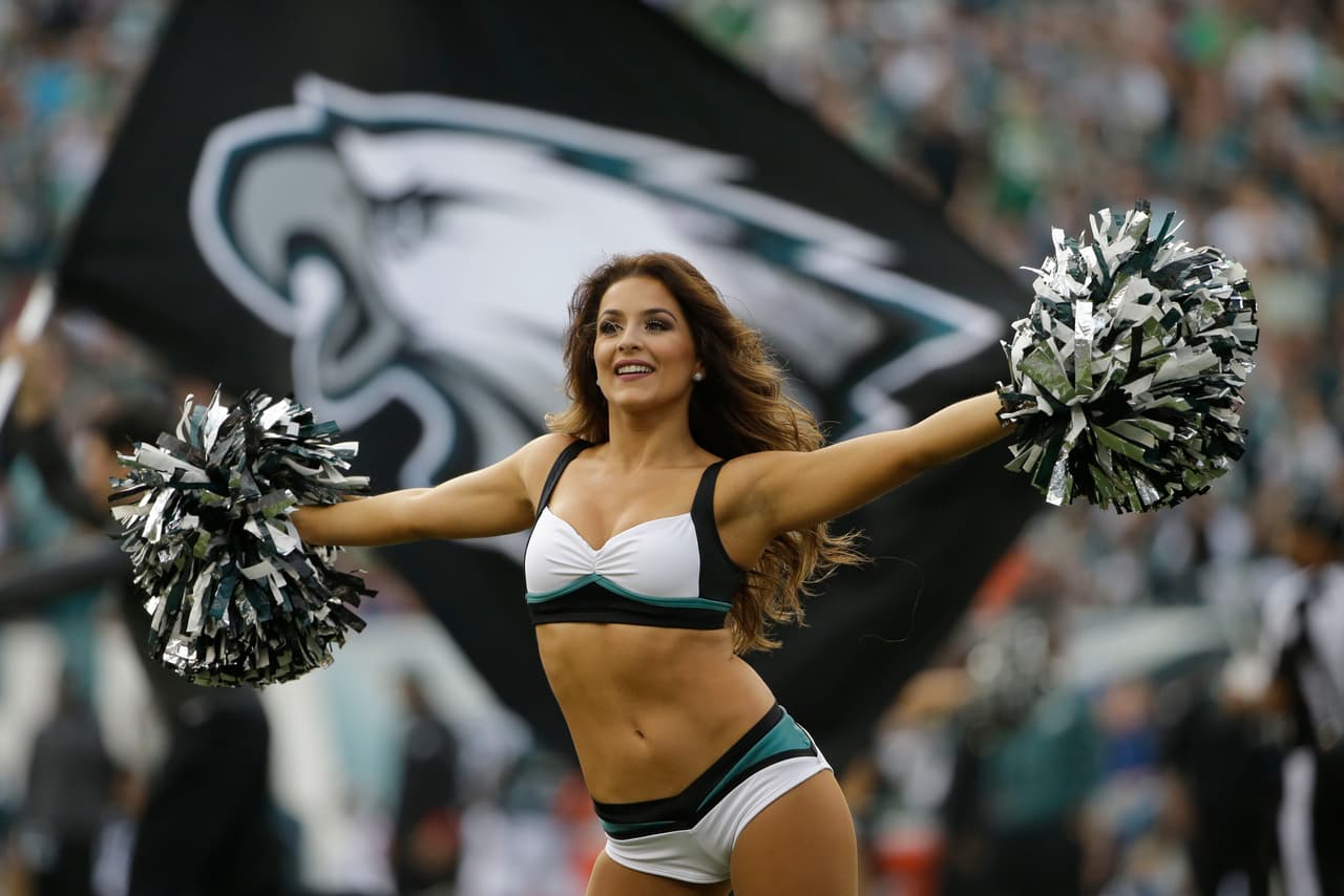 Cada semana nos deleitamos con estos "hermosos regalos de Navidad". Checa las mejores tomas de las cheerleaders en la Semana 14 NFL.