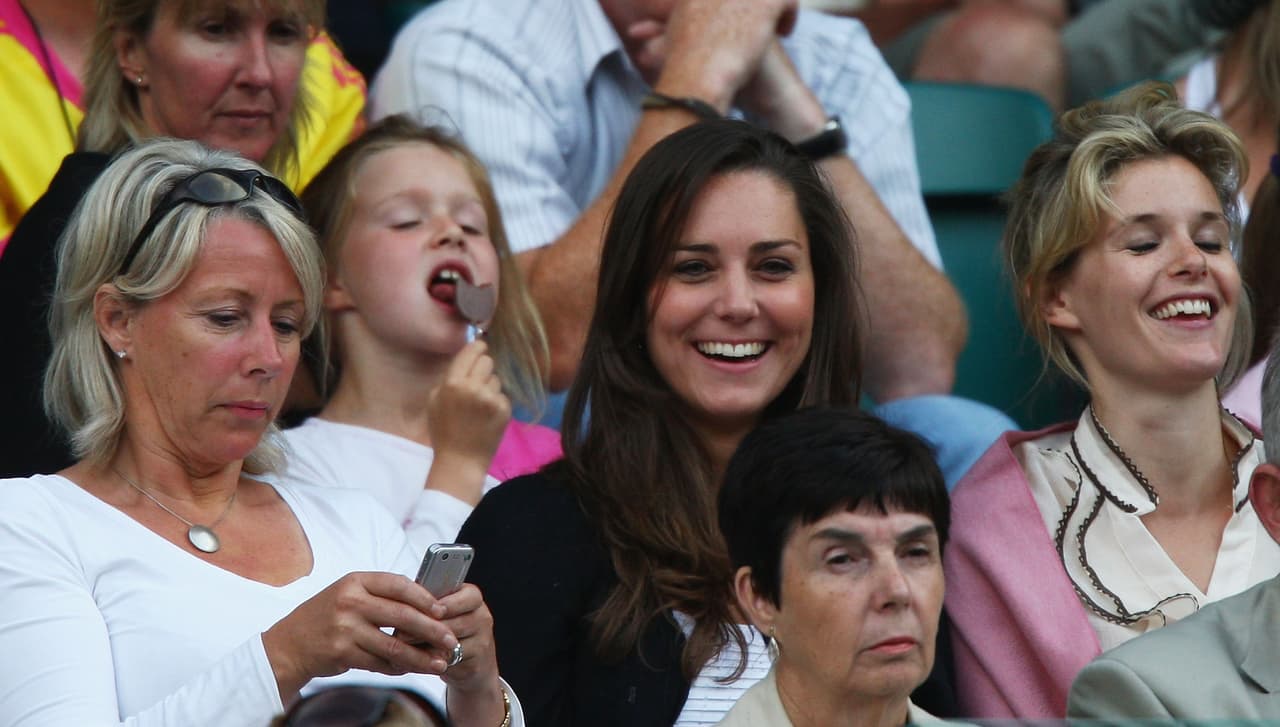 Hay registros fotográficos de sus anteriores asistencias, como esta del año 2008. De acuerdo con la revista 
<b><a href="https://www.hellomagazine.com/royalty/2020040187294/kate-middleton-sad-news-wimbledon-cancelled-coronavirus/" target="_blank">Hello!</a></b>, en aquella época escribió una carta a los organizadores agradeciéndoles por un "día maravillosamente relajado".
<br>