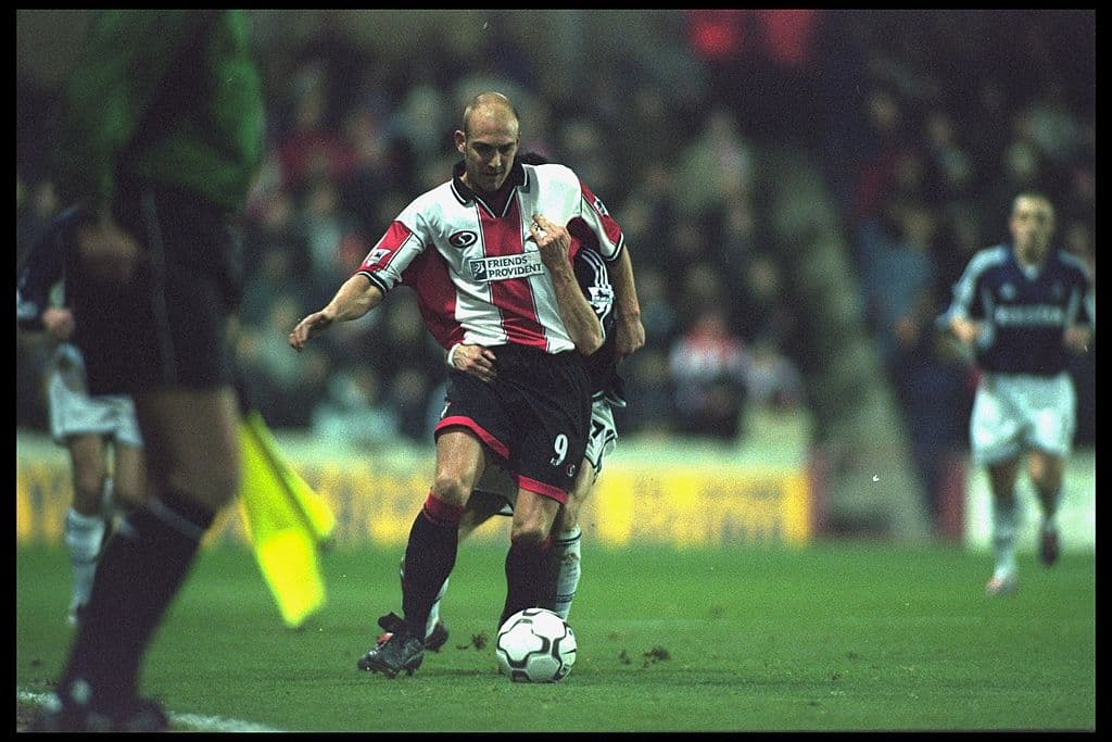 Mark Draper: “Me gustaría jugar en un equipo italiano, como el Barcelona”.