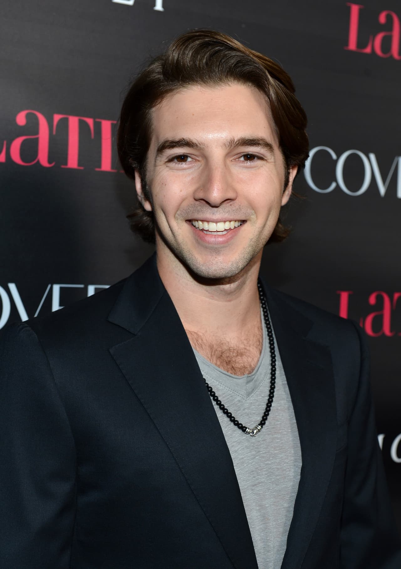 Resulta que es de origen mexicano y se llama Roberto Aguire.