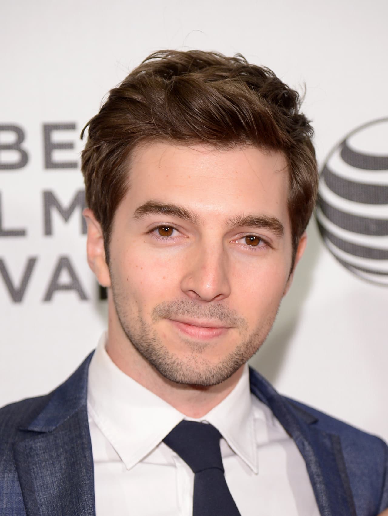 Conoce más de Roberto con estas imágenes.