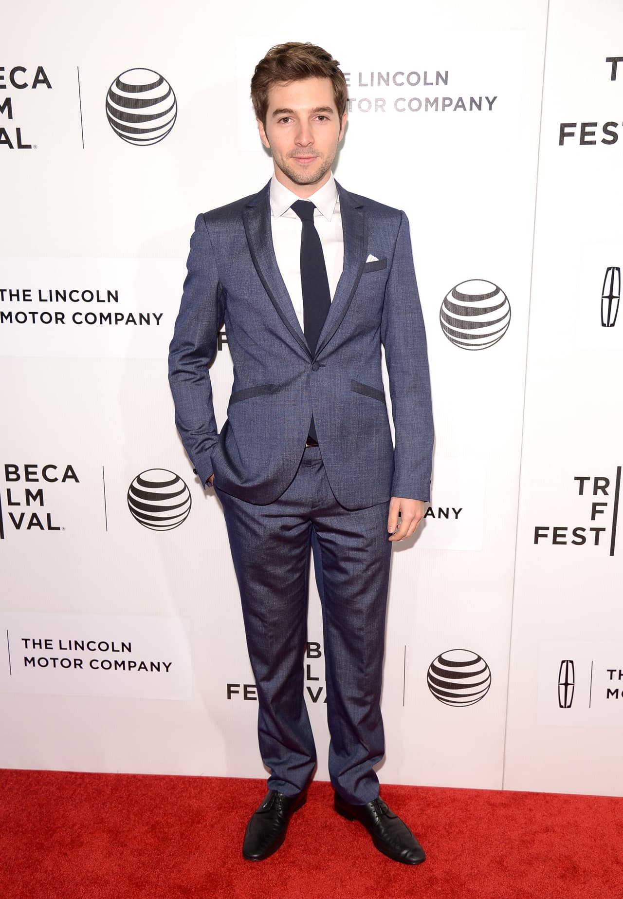 Él trabajaba como aprendiz del departamento de efectos especiales.