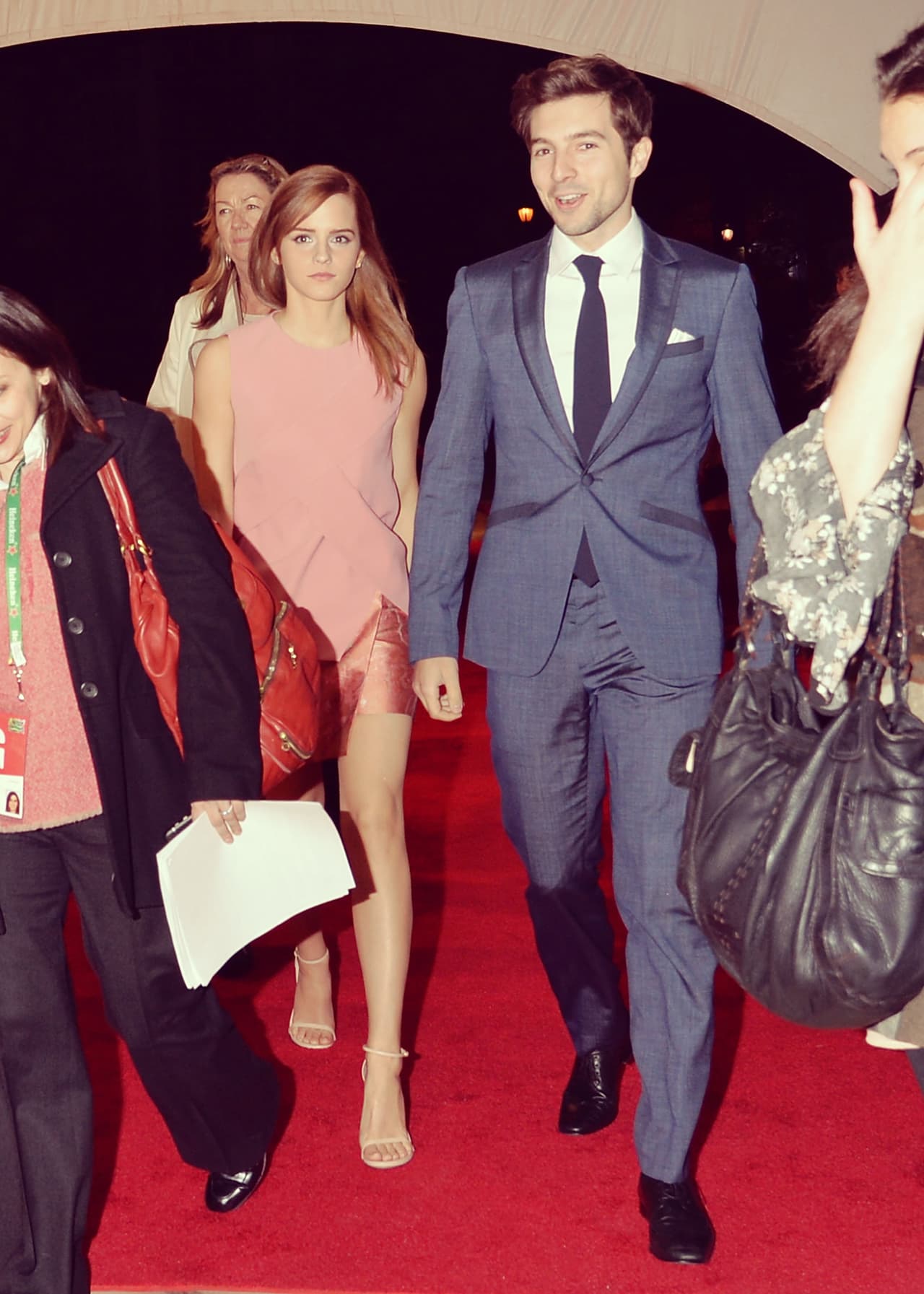 Los dos insisten que solamente son buenos amigos.