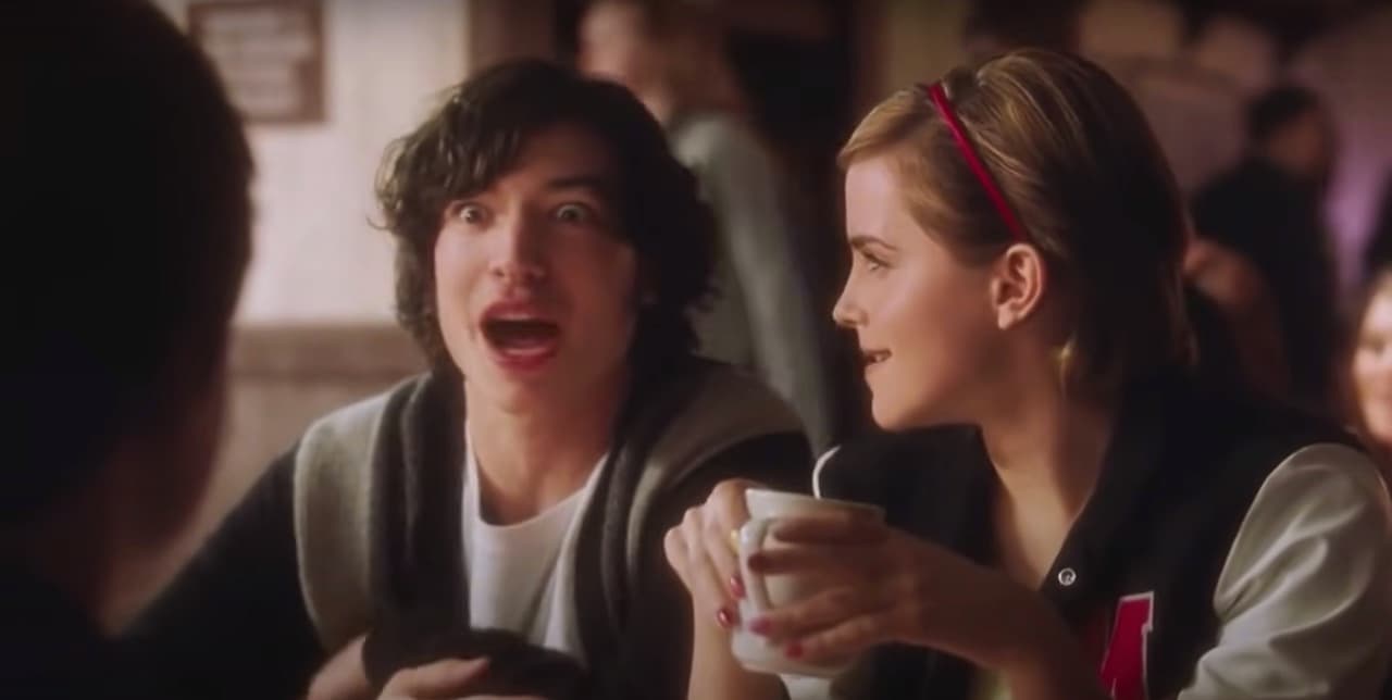 'Las ventajas de ser invisible'
<br>Al conocer a sus nuevos amigos en la escuela, Charlie aprende a lidiar con sus problemas y se da cuenta que no está tan solo como pensaba.