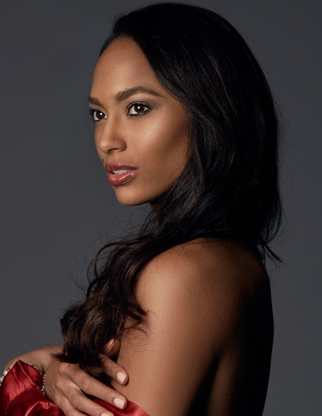 <b>Raquel Pelissier </b>
<br>
<b>Miss Haití</b>
<br>La representante de Haití aprovecho su pase a la siguiente ronda para dar a conocer uno de sus proyectos profesionales y reconocer la resilencia de los habitantes de su país ante las crisis.