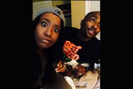 Dicen que Nick no para de repetir que él podría haberla salvado y que desea con todas sus fuerzas escuchar de nuevo su voz. Temen que el joven cometa suicidio, pues está muy deprimido.