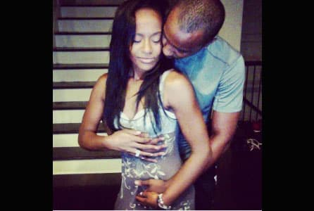 En tanto, Hollywood Life reportó que amigos y familiares cercanos a Nick Gordon están pendientes de él, pues lo ven tan devastado por la muerte de Bobbi, que temen que haga algo que ponga su vida en peligro.