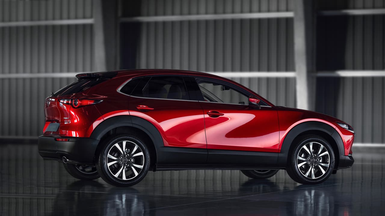 La Mazda CX-30 no es mucho más que un Mazda3, con el que comparte su arquitectura básica, solo que un poco más alta y un poco más larga.