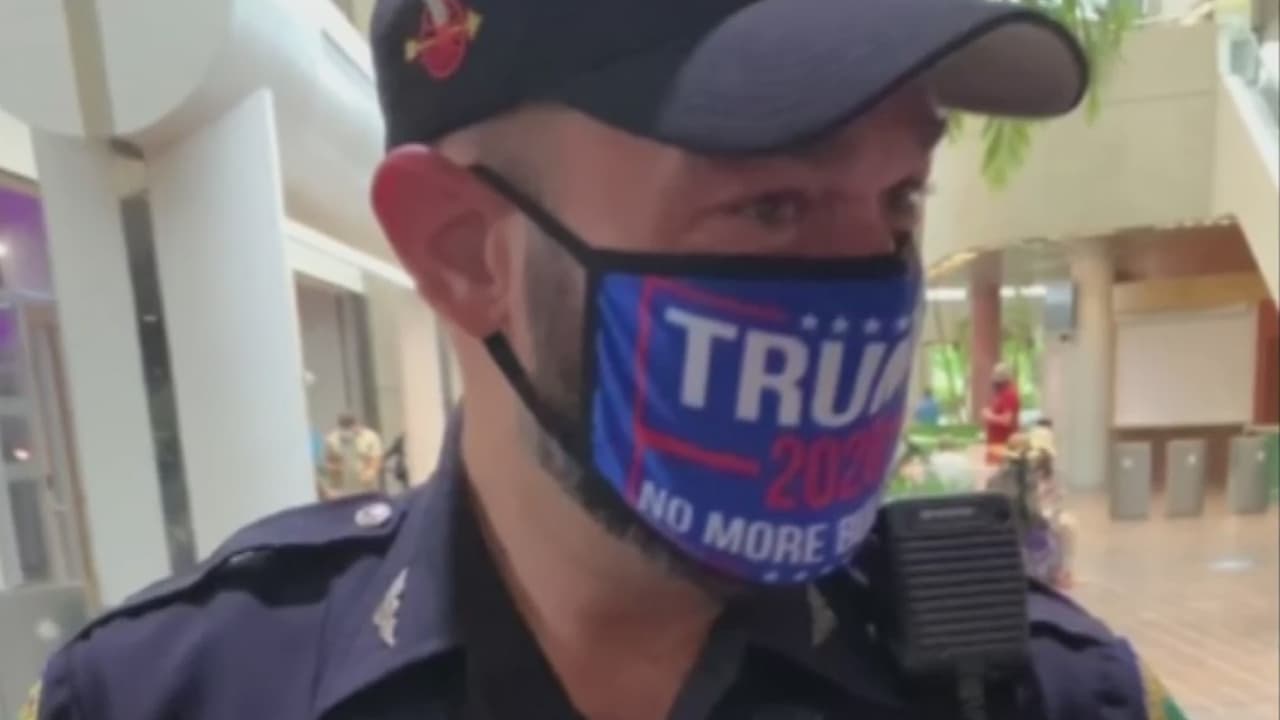 Agente armado y uniformado será sancionado por acudir a votar con mascarilla a favor de Trump