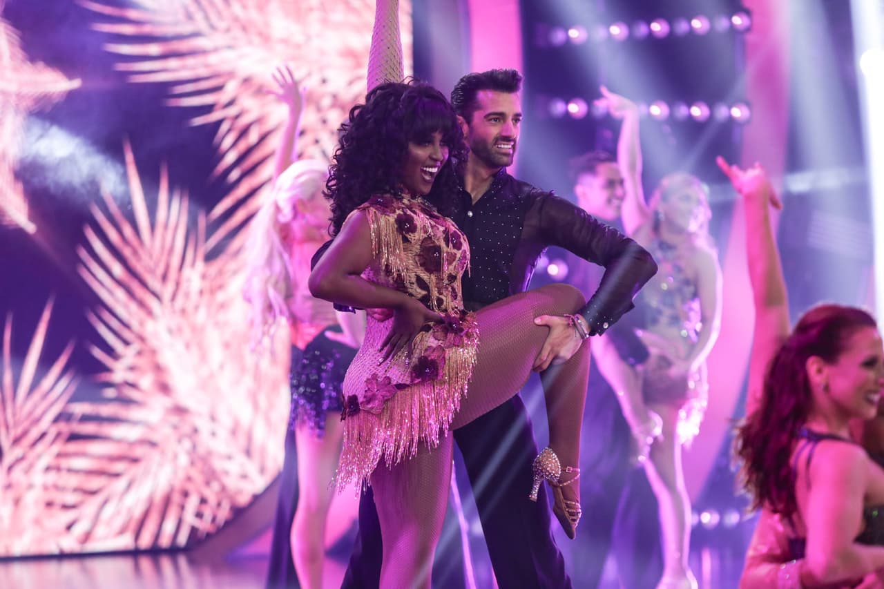 La espectacular Amara 'La Negra' también está lista para demostrar de qué esta hecha.