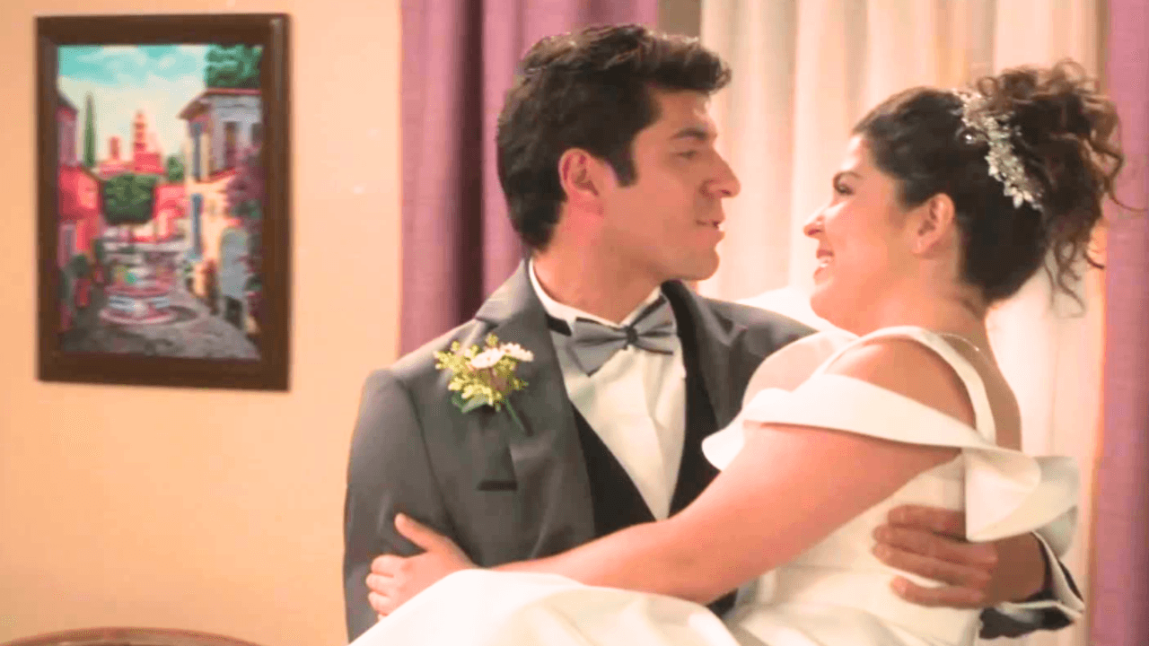 Juanita y Hugo viven su noche más esperada | Monteverde | Capítulo 74