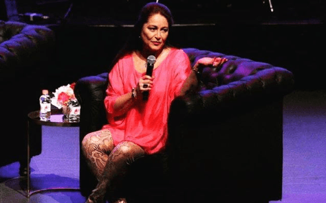 "[...] Entonces, ir creciendo también te va dando la posibiliad de decir: momento, no tengas miedo. Abraza, no empujes. No hagas resistencia, abraza y recibe aunque parezca malo, aunque te dé miedo, abraza", finalizó la antagonista de 'El Manantial'.