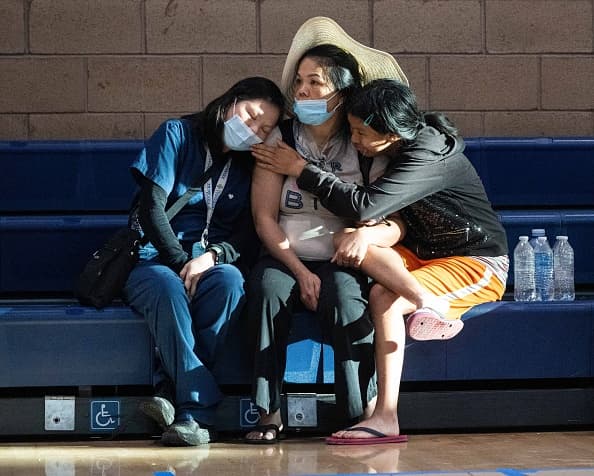 Garden Grove está a 38 millas (61 kilómetros) al sur del centro de Los Angeles y a menos de una milla de dos parques de Disneyland, los cuales no han sido evacuados.
<br>
<br>La Ciudad es conocida por tener un grupo grande de población vietnamita.