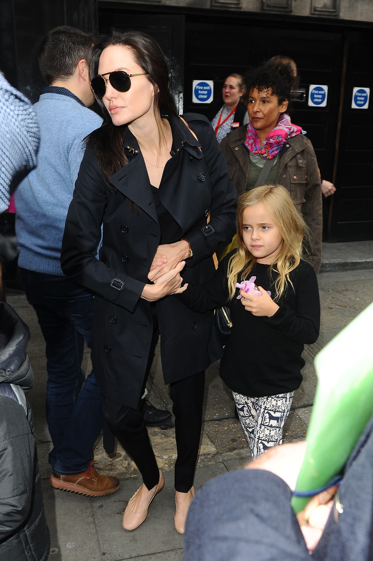 Maddox y Pax no acompañaron a sus hermanos.