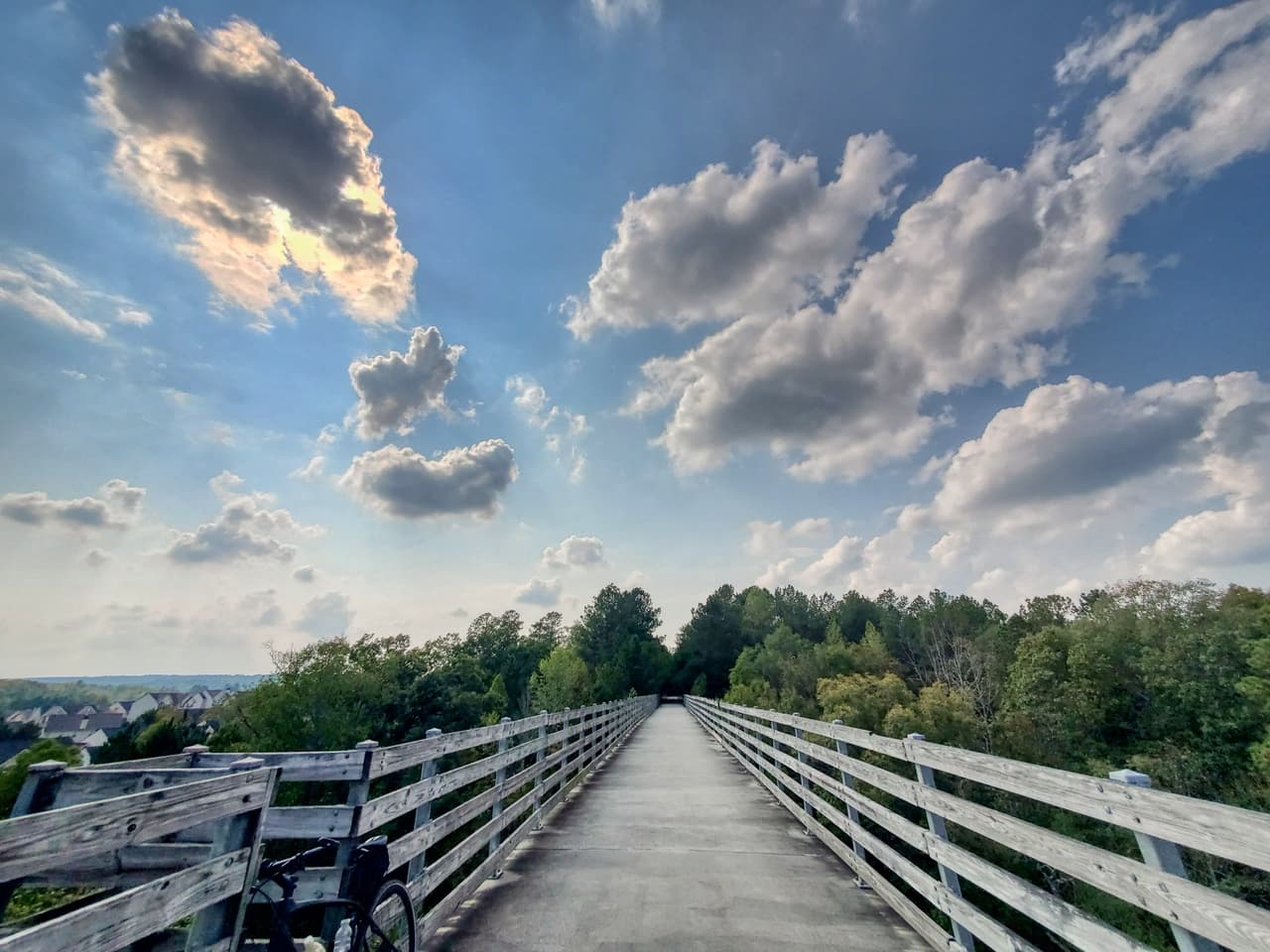 El Silver Comet comienza en Mavell Road Trailhead en Smyrna, Georgia, y termina en la frontera estatal de Georgia/Alabama cerca de Cedartown y Esom Hill Trailhead.