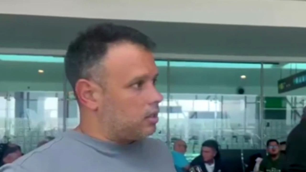 Artista venezolano asegura que ha enfrentado la cancelación de cuatro vuelos para viajar a su país