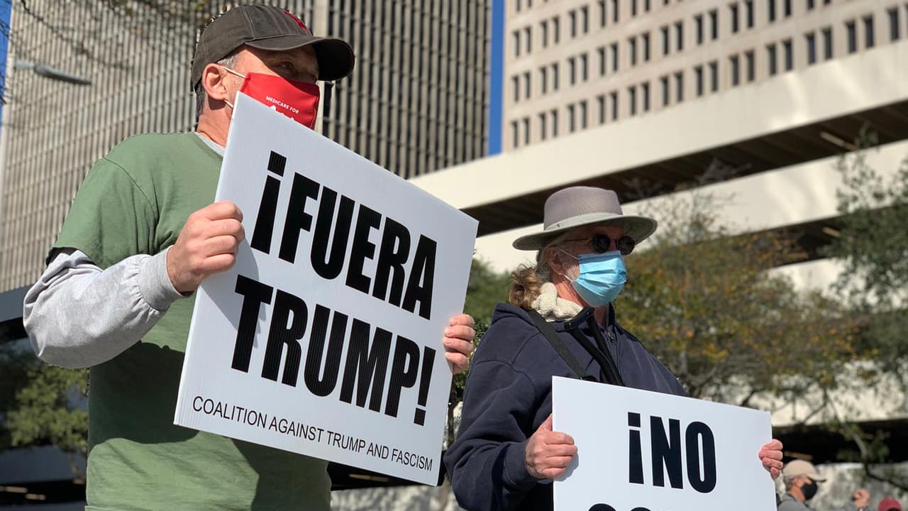 “El ataque al Capitolio fue un acto de terrorismo despreciable y un ataque espantoso a nuestro sistema democrático”, es parte de lo que una declaración que hizo Ted Cruz en un comunicado emitido el jueves por su oficina.