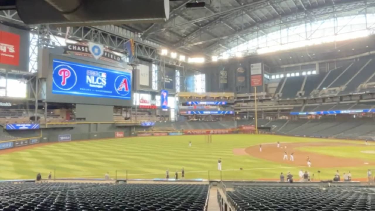 La Serie de Campeonato de la Liga Nacional llega
<b>Arizona</b> para el tercer juego donde los
<b>Diamondbacks</b> buscarán remontar dos juegos de desventaja ante Philadelphia Phillies.
