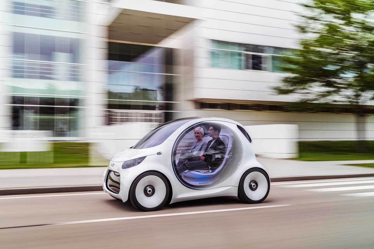 La energía que mueve al Smart Vision EQ Fortwo es almacenada en
<b>dos baterías de iones de litio </b>que tienen una
<b>capacidad combinada de 30 kWh</b>.