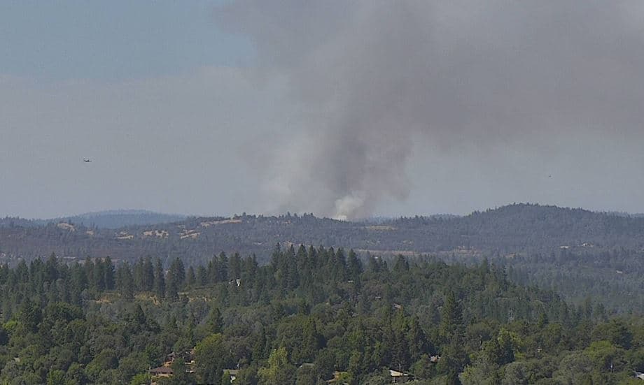 Incendio de maleza en el condado El Dorado provoca evacuaciones en el área de Cool 