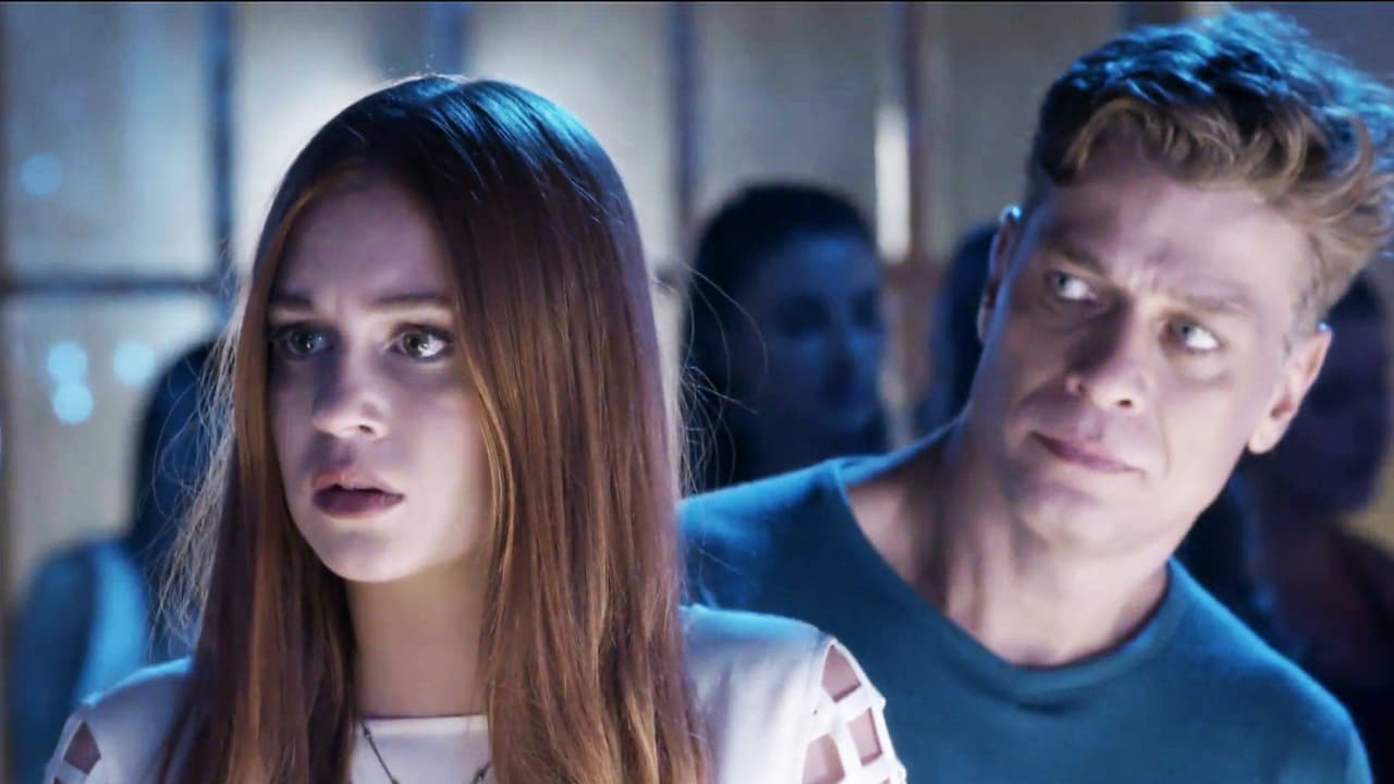 Sin embargo, Eliza no olvidó del todo a Jonathan, pues se llevó una terrible sorpresa cuando los descubrió en un apasionado beso.